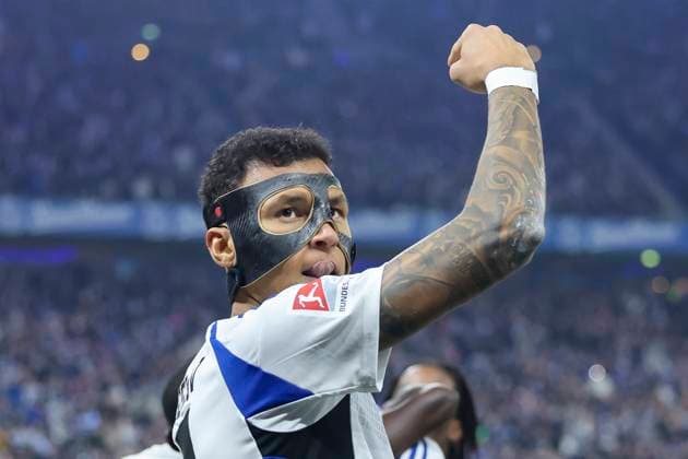 Davie Selke (Hamburger SV) jubelt, 2. Bundesliga, Hamburger SV vs 1. FC Kaiserslautern, Volksparkstadion am 21. February 2025 in Hamburg, Deutschland. (Foto von Marco Steinbrenner DeFodi Images) Davie Selke (Hamburger SV) cheers, 2. Bundesliga, Hamburger SV vs 1. FC Kaiserslautern, Volksparkstadion, February 21, 2025 in Hamburg, Germany. (Photo by Marco Steinbrenner DeFodi Images) DFB DFL REGULATIONS PROHIBIT ANY USE OF PHOTOGRAPHS AS IMAGE SEQUENCES AND OR QUASI-VIDEO.