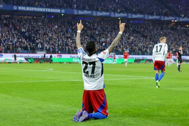 Davie Selke (Hamburger SV) jubelt, 2. Bundesliga, Hamburger SV vs 1. FC Kaiserslautern, Volksparkstadion am 21. February 2025 in Hamburg, Deutschland. (Foto von Marco Steinbrenner DeFodi Images) Davie Selke (Hamburger SV) cheers, 2. Bundesliga, Hamburger SV vs 1. FC Kaiserslautern, Volksparkstadion, February 21, 2025 in Hamburg, Germany. (Photo by Marco Steinbrenner DeFodi Images) DFB DFL REGULATIONS PROHIBIT ANY USE OF PHOTOGRAPHS AS IMAGE SEQUENCES AND OR QUASI-VIDEO.