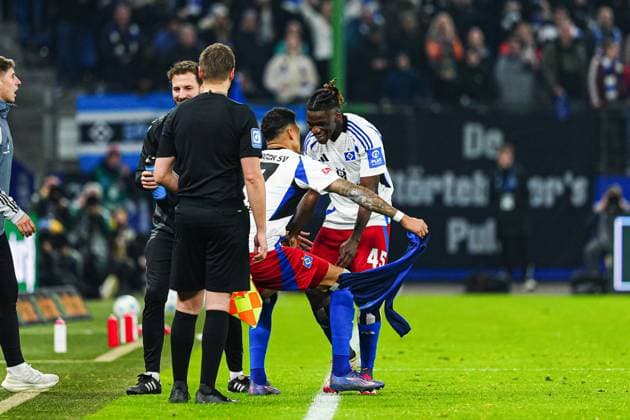Torjubel Davie Selke (Hamburger SV, 27) und Fabio Balde (Hamburger SV, 45) nach Tor zum 3:0 Fabio Balde (Hamburger SV, 45) GER, Hamburger SV vs. 1. FC Kaiserslautern, Fussball, 2. Bundesliga, Spieltag 23, Saison 2024 2025, 21.02.2025 DFL REGULATIONS PROHIBIT ANY USE OF PHOTOGRAPHS AS IMAGE SEQUENCES AND OR QUASI-VIDEO GER, Hamburger SV vs. 1. FC Kaiserslautern, Fussball, 2. Bundesliga, Spieltag 23, Saison 2024 2025, 21.02.2025 Hamburg