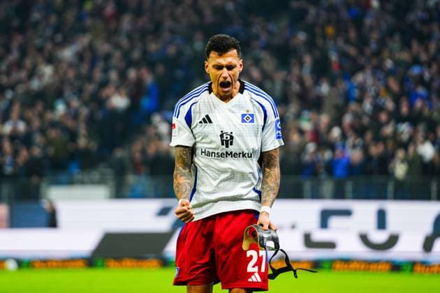 Torjubel Davie Selke (Hamburger SV, 27) nach Tor zum 3:0 Fabio Balde (Hamburger SV, 45) GER, Hamburger SV vs. 1. FC Kaiserslautern, Fussball, 2. Bundesliga, Spieltag 23, Saison 2024 2025, 21.02.2025 DFL REGULATIONS PROHIBIT ANY USE OF PHOTOGRAPHS AS IMAGE SEQUENCES AND OR QUASI-VIDEO GER, Hamburger SV vs. 1. FC Kaiserslautern, Fussball, 2. Bundesliga, Spieltag 23, Saison 2024 2025, 21.02.2025 Hamburg