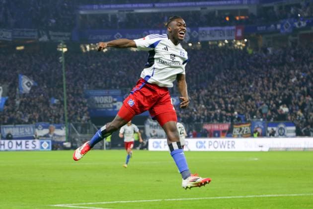 GER,Hamburg, HSV , 2. Bundesliga , Fussball, DFB, Hamburger SV vs 1. FC Kaiserslautern , im Hamburger Volksparkstadion , 21.02.2025 , v.l. Fabio Balde (Hamburger SV , 45 ) macht das 3:0 DFL regulations prohibit any use of photographs as image sequences and or quasi-video.