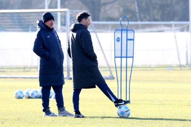 DEU, DFL, 2. FBL Hertha BSC, Training, 22.02.2025, Sportforum, Berlin, DEU, DFL, 2. FBL Hertha BSC, Training, im Bild Cheftrainer Stefan Leitl (Hertha BSC Berlin), Andreas Zecke Neuendorf (Hertha BSC) DFL - regulations prohibit any use of Photographs as image sequences and or quasi-video Foto: Juergen Engler nordphoto GmbH nordphotoxGmbHx xEngler nph00076