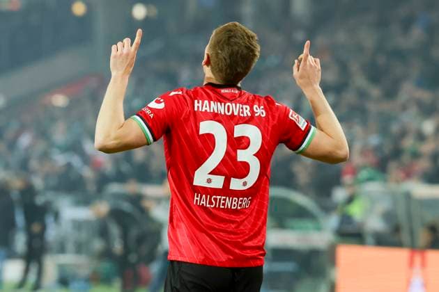 Sport Bilder des Tages Marcel Halstenberg (Hannover 96) bejubelt seinen Treffer zum 1:0, 2. Bundesliga, Hannover 96 vs SC Paderborn 07, Heinz von Heiden Arena am 22. February 2025 in Hannover, Deutschland. (Foto von Marco Steinbrenner DeFodi Images) Marcel Halstenberg (Hannover 96) celebrates after scoring his teams first goal, 2. Bundesliga, Hannover 96 vs SC Paderborn 07, Heinz von Heiden Arena, February 22, 2025 in Hanover, Germany. (Photo by Marco Steinbrenner DeFodi Images) DFB DFL REGULATIONS PROHIBIT ANY USE OF PHOTOGRAPHS AS IMAGE SEQUENCES AND OR QUASI-VIDEO.