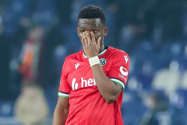 Rabbi Matondo (Hannover 96) schaut enttaeuscht, 2. Bundesliga, Hannover 96 vs SC Paderborn 07, Heinz von Heiden Arena am 22. February 2025 in Hannover, Deutschland. (Foto von Marco Steinbrenner DeFodi Images) Rabbi Matondo (Hannover 96) looks dejected, 2. Bundesliga, Hannover 96 vs SC Paderborn 07, Heinz von Heiden Arena, February 22, 2025 in Hanover, Germany. (Photo by Marco Steinbrenner DeFodi Images) DFB DFL REGULATIONS PROHIBIT ANY USE OF PHOTOGRAPHS AS IMAGE SEQUENCES AND OR QUASI-VIDEO.