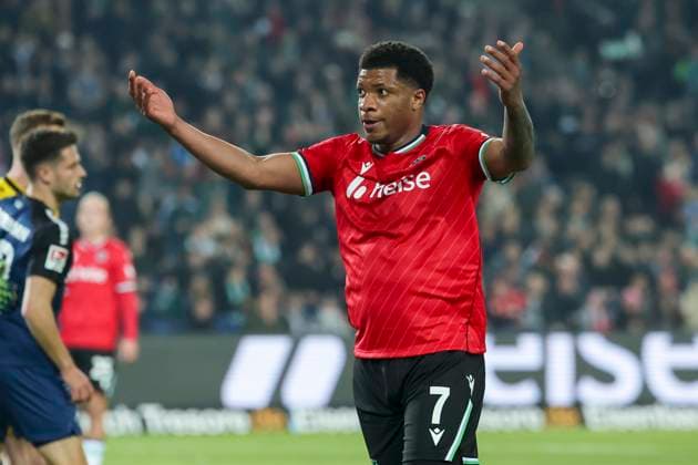 Jessic Ngankam (Hannover 96) schaut enttaeuscht, 2. Bundesliga, Hannover 96 vs SC Paderborn 07, Heinz von Heiden Arena am 22. February 2025 in Hannover, Deutschland. (Foto von Marco Steinbrenner DeFodi Images) Jessic Ngankam (Hannover 96) looks dejected, 2. Bundesliga, Hannover 96 vs SC Paderborn 07, Heinz von Heiden Arena, February 22, 2025 in Hanover, Germany. (Photo by Marco Steinbrenner DeFodi Images) DFB DFL REGULATIONS PROHIBIT ANY USE OF PHOTOGRAPHS AS IMAGE SEQUENCES AND OR QUASI-VIDEO.
