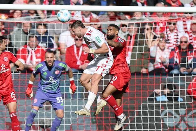GER, 2.FBL, 1. FC Koeln vs. Fortuna Duesseldorf 23.02.2025, Rheinenergie Stadion, Koeln, GER, 2.FBL, 1. FC Koeln vs. Fortuna Duesseldorf , im Bild: Kopfballtorchance fuer Imad Rondic (FC Koeln 27), gegen Jamil Siebert (Fortuna Duesseldorf 20),