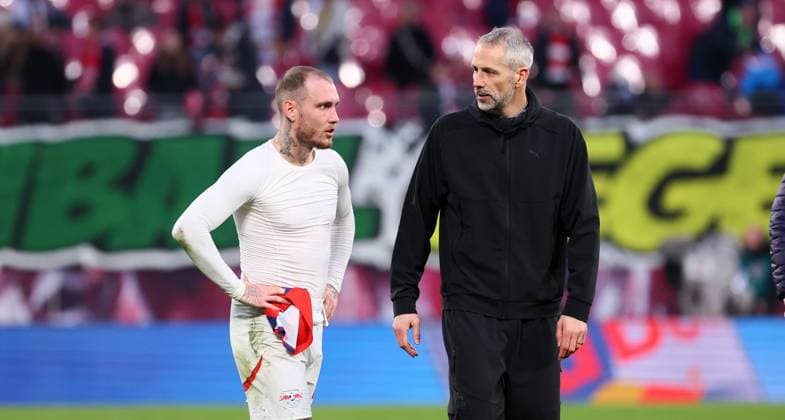 RB Leipzig Ð Heidenheim Bundesliga Leipzig, 23.02.2025, Red Bull Arena, Fußball, 1.Bundesliga, 23.Spieltag , RB Leipzig vs. 1.FC Heidenheim 2:2 (0:2) , Im Bild: Leipzig nach dem Spiel. David Raum (22, RB Leipzig), Trainer Marco Rose, RB Leipzig. , Nur zur redaktionellen Nutzung. Only editorial use. , DFL DFB regulations prohibit any use of photographs as image sequences and or quasi-video. ,