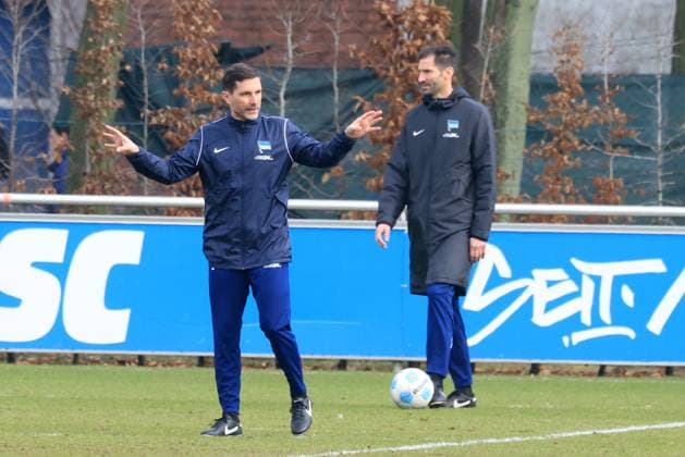 DEU, DFL, 2. FBL Hertha BSC, Training, 25.02.2025, Sportforum, Berlin, DEU, DFL, 2. FBL Hertha BSC, Training, im Bild Cheftrainer Stefan Leitl (Hertha BSC Berlin), Co-Trainer Andre Mijatovic (Hertha BSC Berlin) DFL - regulations prohibit any use of Photographs as image sequences and or quasi-video Foto: Juergen Engler nordphoto GmbH