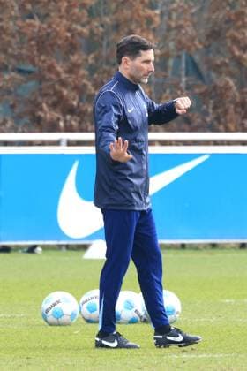 DEU, DFL, 2. FBL Hertha BSC, Training, 25.02.2025, Sportforum, Berlin, DEU, DFL, 2. FBL Hertha BSC, Training, im Bild Cheftrainer Stefan Leitl (Hertha BSC Berlin) DFL - regulations prohibit any use of Photographs as image sequences and or quasi-video Foto: Juergen Engler nordphoto GmbH