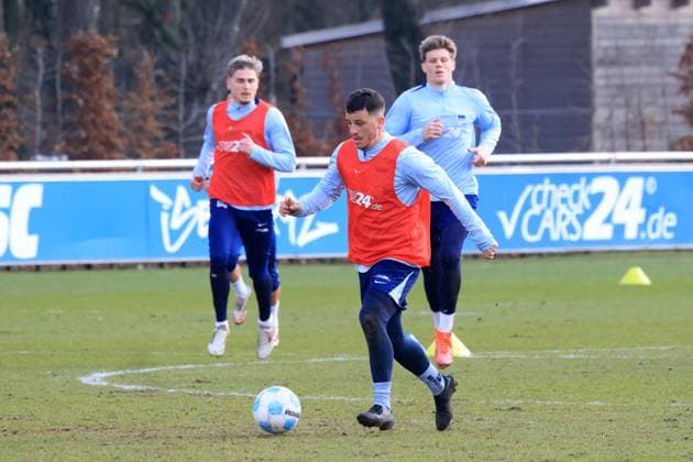 DEU, DFL, 2. FBL Hertha BSC, Training, 25.02.2025, Sportforum, Berlin, DEU, DFL, 2. FBL Hertha BSC, Training, im Bild Diego Demme (Hertha BSC Berlin 6) DFL - regulations prohibit any use of Photographs as image sequences and or quasi-video Foto: Juergen Engler nordphoto GmbH