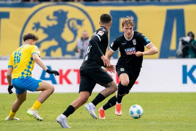 Luka Hyrylaeinen (Nr. 38 SSV Ulm 1846) GER, Eintracht Braunschweig gegen SSV Ulm 1846, Fussball, 2. Fussball Bundesliga, Spielzeit 2024 25, 01.03.2025 GER, Eintracht Braunschweig gegen SSV Ulm 1846, Fussball, 2. Fussball Bundesliga, Spielzeit 2024 25, 01.03.2025 Braunschweig