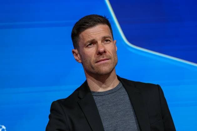 Xabi Alonso (Bayer 04 Leverkusen, Chef-Trainer) bei der Pressekonferenz, GER, Internationale Pressekonferenz, Bayer 04 Leverkusen, Fussball, UEFA Champions League, Achtelfinale Hinspiel, Saison 2024 2025, 04.03.2025, GER, Internationale Pressekonferenz, Bayer 04 Leverkusen, Fussball, UEFA Champions League, Achtelfinale Hinspiel, Saison 2024 2025, 04.03.2025 Muenchen Copyright: xEibner-Pressefoto JennixMaulx EP_JML