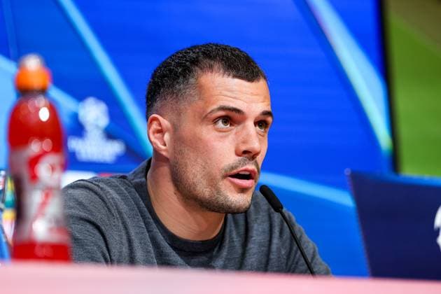 Granit Xhaka (Bayer 04 Leverkusen, 34) bei der Pressekonferenz, GER, Internationale Pressekonferenz, Bayer 04 Leverkusen, Fussball, UEFA Champions League, Achtelfinale Hinspiel, Saison 2024 2025, 04.03.2025, GER, Internationale Pressekonferenz, Bayer 04 Leverkusen, Fussball, UEFA Champions League, Achtelfinale Hinspiel, Saison 2024 2025, 04.03.2025 Muenchen Copyright: xEibner-Pressefoto JennixMaulx EP_JML