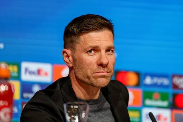Xabi Alonso (Bayer 04 Leverkusen, Chef-Trainer) bei der Pressekonferenz, GER, Internationale Pressekonferenz, Bayer 04 Leverkusen, Fussball, UEFA Champions League, Achtelfinale Hinspiel, Saison 2024 2025, 04.03.2025, GER, Internationale Pressekonferenz, Bayer 04 Leverkusen, Fussball, UEFA Champions League, Achtelfinale Hinspiel, Saison 2024 2025, 04.03.2025 Muenchen Copyright: xEibner-Pressefoto JennixMaulx EP_JML