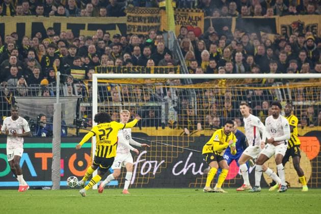 Torschuss zum 1:0 durch Karim Adeyemi (Borussia Dortmund, 27) GER, Borussia Dortmund gegen LOSC Lille, Fussball, Champions League, Achtelfinale, Spielzeit 2024 2025, 04.03.2025 GER, Borussia Dortmund gegen LOSC Lille, Fussball, Champions League, Achtelfinale, Spielzeit 2024 2025, 04.03.2025 Dortmund Copyright: xEibner-Pressefoto FrankxZeisingx EP_FZG