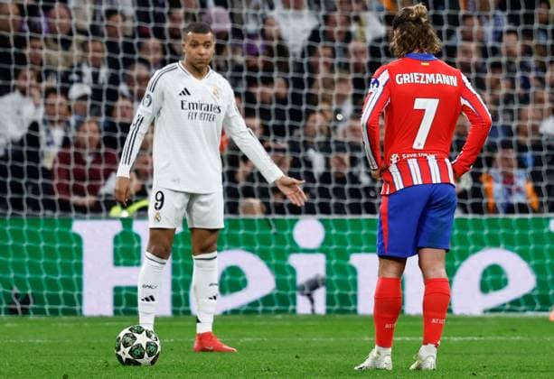 Kylian Mbappà of Real Madrid faces Antoine Griezmann of Atletico Madrid Real Madrid v Atletico Madrid , UEFA Champions League, Round of 16, First Leg, Football, Santiago Bernabeu, Madrid, Spain - 04 Mar 2025 EDITORIAL USE ONLY No use with unauthorised audio, video, data, fixture lists, club league logos or live services. Online in-match use limited to 120 images, no video emulation. No use in betting, games or single club league player publications. Copyright: xRubenxAlbarran Shutterstockx 15178301cq