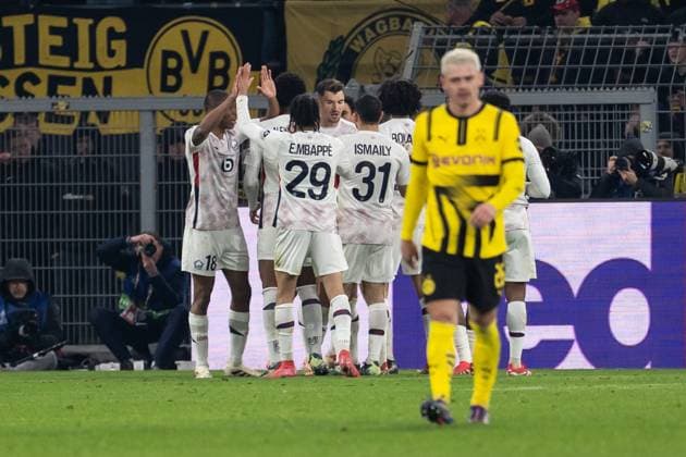 GER, UEFA Champions League, Borussia Dortmund vs OSC Lille 04.03.2025, Signal Iduna Park, Dortmund, GER, UEFA Champions League, Borussia Dortmund vs OSC Lille Im Bild: Torjubel Jubel ueber das Tor zum 1:1 durch Hakon Hakon Arnar Haraldsson (OSC Lille, 7) Ethan Mbappà Mbappe (OSC Lille, 29) Jonathan David (OSC Lille, 9) Ismaily (OSC Lille, 31)