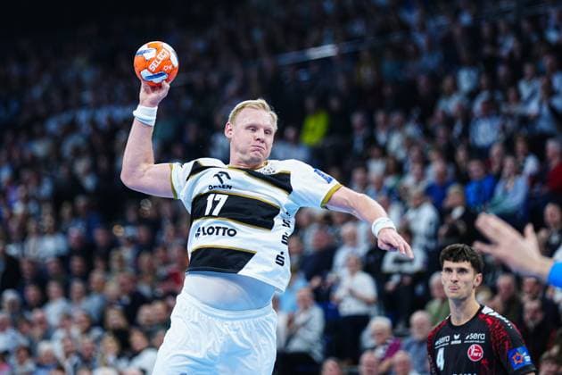 Wurf Tor Patrick Wiencek (THW Kiel, 17) GER, THW Kiel vs. MT Melsungen, Handball, EHF European League, Hauptrunde, Spieltag 4, Saison 2024 2025, 04.03.2025 GER, THW Kiel vs. MT Melsungen, Handball, EHF European League, Hauptrunde, Spieltag 4, Saison 2024 2025, 04.03.2025 Kiel Copyright: xEibner-Pressefoto MarcelxvonxFehrnx EP_MFN