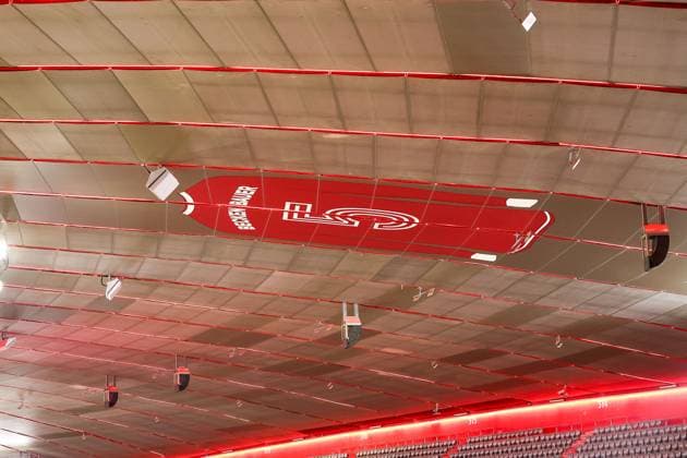 125 Jahre FC Bayern Muenchen, Gedenken an Franz Beckenbauer, Trikot mit der Nr. 5 unter dem Stadiondach, GER, FC Bayern Muenchen vs. Bayer 04 Leverkusen, Fussball, UEFA Champions League, Achtelfinale Hinspiel, Spielzeit 2024 2025, 05.03.2025, GER, FC Bayern Muenchen vs. Bayer 04 Leverkusen, Fussball, UEFA Champions League, Achtelfinale Hinspiel, Spielzeit 2024 2025, 05.03.2025 Muenchen Copyright: xEibner-Pressefoto JennixMaulx EP_JML