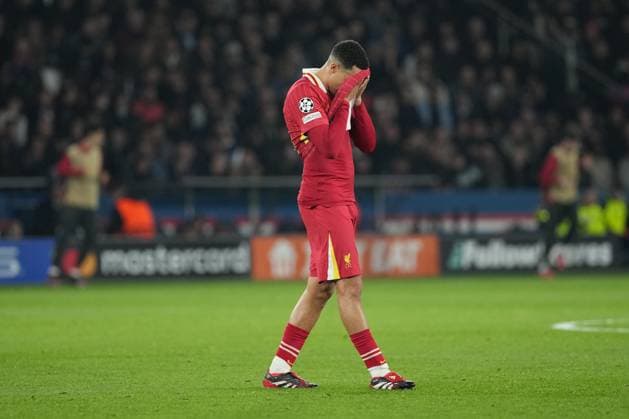 Exasperation for Trent Alexander Arnold of Liverpool Paris Saint-Germain v Liverpool, UEFA Champions League, Round of 16, First Leg, Football, Parc des Princes, Paris, France - 05 Mar 2025 EDITORIAL USE ONLY No use with unauthorised audio, video, data, fixture lists, club league logos or live services. Online in-match use limited to 120 images, no video emulation. No use in betting, games or single club league player publications. Copyright: xDavexWinter Shutterstockx 15178313z