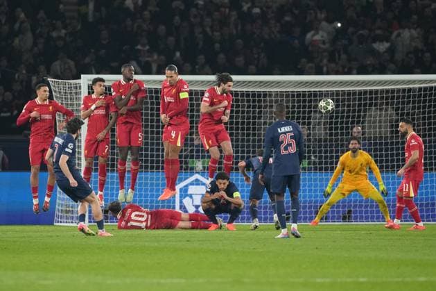 Khvicha Kvaratskhelia of PSG fires a free kick towards the Liverpool goal Paris Saint-Germain v Liverpool, UEFA Champions League, Round of 16, First Leg, Football, Parc des Princes, Paris, France - 05 Mar 2025 EDITORIAL USE ONLY No use with unauthorised audio, video, data, fixture lists, club league logos or live services. Online in-match use limited to 120 images, no video emulation. No use in betting, games or single club league player publications. Copyright: xDavexWinter Shutterstockx 15178313ax