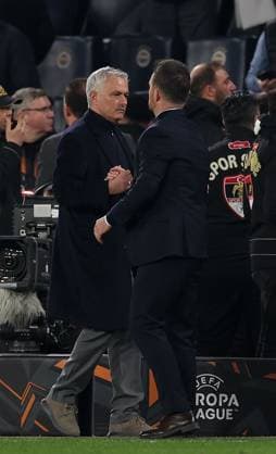 Fenerbahce Manager Jose Mourinho shakes hands with Rangers Head Coach Barry Ferguson during the Europa League last 16 match at the Sükrü Saracoglu Stadium, Istanbul. Fenerbahce v Rangers, UEFA Europa League, Football, Sukru Saracoglu Stadium, Istanbul, Turkey - 06 Mar 2025 EDITORIAL USE ONLY No use with unauthorised audio, video, data, fixture lists, club league logos or live services. Online in-match use limited to 120 images, no video emulation. No use in betting, games or single club league player publications. Copyright: xO Rourke RangersxFC Shutterstockx 15182250iq