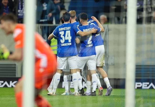 07.03.2025, xdcx, Fussball 2. Bundesliga, SV Darmstadt 98 - Karlsruher SC, emonline, emspor, despor, v.l., Torjubel zum 1:0 durch Isac Lidberg (SV Darmstadt 98), Goal celebration, celebrate the goal DFL DFB REGULATIONS PROHIBIT ANY USE OF PHOTOGRAPHS AS IMAGE SEQUENCES AND OR QUASI-VIDEO.