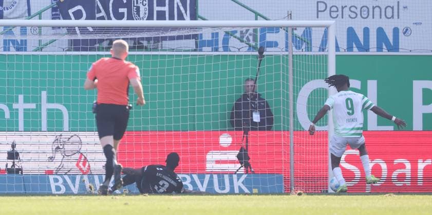 Fürth, 08.03.2025, Sportpark Ronhof, Fussball, 2.Bundesliga, 25.Spieltag , SpVgg Greuther Fürth vs. 1.FC Magdeburg , Im Bild; Tor für Greuther Fuerth. Noel FutkeuÊ( 9, Fuerth) trifft zum 1:0. , Nur zur redaktionellen Nutzung. Only editorial use. , DFB DFL regulations prohibit any use of photographs as image sequences and or quasi-video. ,