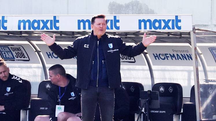 Fürth, 08.03.2025, Sportpark Ronhof, Fussball, 2.Bundesliga, 25.Spieltag , SpVgg Greuther Fürth vs. 1.FC Magdeburg , Im Bild; Trainer Christian Titz, 1.FC Magdeburg. , Nur zur redaktionellen Nutzung. Only editorial use. , DFB DFL regulations prohibit any use of photographs as image sequences and or quasi-video. ,