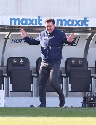 Fürth, 08.03.2025, Sportpark Ronhof, Fussball, 2.Bundesliga, 25.Spieltag , SpVgg Greuther Fürth vs. 1.FC Magdeburg , Im Bild; Trainer Christian Titz, 1.FC Magdeburg. , Nur zur redaktionellen Nutzung. Only editorial use. , DFB DFL regulations prohibit any use of photographs as image sequences and or quasi-video. ,