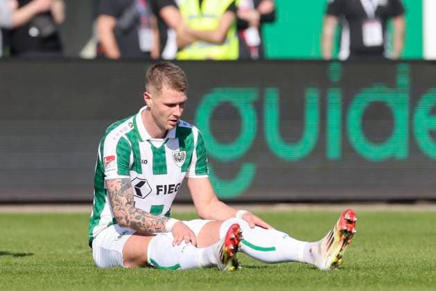 Holmbert Fridjonsson (SC Preussen Muenster) schaut enttaeuscht, 2. Bundesliga, Preußen Münster vs 1. FC Nürnberg, Preußenstadion am 09. March 2025 in Münster, Deutschland. (Foto von Marco Steinbrenner DeFodi Images) Holmbert Fridjonsson (SC Preussen Muenster) looks dejected, 2. Bundesliga, Preußen Münster vs 1. FC Nürnberg, Preußenstadion, March 9, 2025 in Münster, Germany. (Photo by Marco Steinbrenner DeFodi Images) DFB DFL REGULATIONS PROHIBIT ANY USE OF PHOTOGRAPHS AS IMAGE SEQUENCES AND OR QUASI-VIDEO.