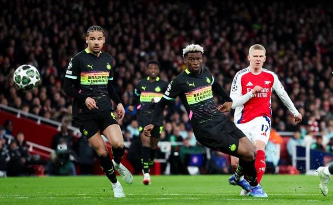 Oleksandr Zinchenko of Arsenal scores the opening goal Arsenal v PSV Eindhoven, UEFA Champions League, Round of 16, Second Leg, Football, Emirates Stadium, London, UK - 12 Mar 2025 EDITORIAL USE ONLY No use with unauthorised audio, video, data, fixture lists, club league logos or live services. Online in-match use limited to 120 images, no video emulation. No use in betting, games or single club league player publications. Copyright: xAndrewxFosker Shutterstockx 15188185ab