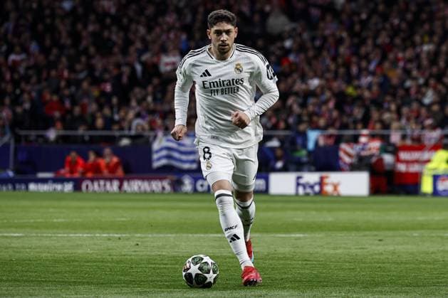 Federico Valverde of Real Madrid in action Atletico Madrid v Real Madrid, UEFA Champions League, Round of 16, Second Leg, Football, Riyadh Air Metropolitano Stadium, Madrid, Spain - 12 Mar 2025 EDITORIAL USE ONLY No use with unauthorised audio, video, data, fixture lists, club league logos or live services. Online in-match use limited to 120 images, no video emulation. No use in betting, games or single club league player publications. Copyright: xRubenxAlbarran Shutterstockx 15188186q