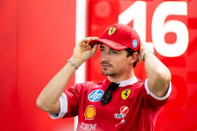 Charles Leclerc (Scuderia Ferrari HP, 16), dahinter seine Nummer 16 auf der Garage, AUS, Formel 1 Weltmeisterschaft, Luis Vuitton Grand Prix von Australien, Albert Park Circuit Melbourne, Media Day, Saison 2025, 13.03.2025 AUS, Formel 1 Weltmeisterschaft, Luis Vuitton Grand Prix von Australien, Albert Park Circuit Melbourne, Media Day, Saison 2025, 13.03.2025 Melbourne Copyright: xEibner-Pressefoto Memmlerx EP_MMR