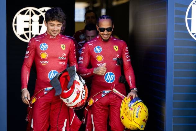 Charles Leclerc (Scuderia Ferrari HP, 16), Lewis Hamilton (Scuderia Ferrari HP, 44) verlassen die FIA Garage mit Helm, AUS, Formel 1 Weltmeisterschaft, Luis Vuitton Grand Prix von Australien, Albert Park Circuit Melbourne, Media Day, Saison 2025, 13.03.2025 AUS, Formel 1 Weltmeisterschaft, Luis Vuitton Grand Prix von Australien, Albert Park Circuit Melbourne, Media Day, Saison 2025, 13.03.2025 Melbourne Copyright: xEibner-Pressefoto Memmlerx EP_MMR