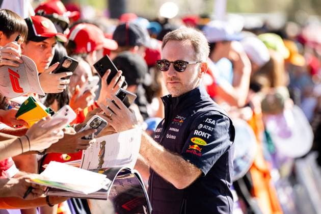 Christian Horner (Oracle Red Bull Racing, Teamchef) am Melbourne Walk mit Fans Zuschauern, AUS, Formel 1 Weltmeisterschaft, Luis Vuitton Grand Prix von Australien, Albert Park Circuit Melbourne, Freies Training, Saison 2025, 14.03.2025 AUS, Formel 1 Weltmeisterschaft, Luis Vuitton Grand Prix von Australien, Albert Park Circuit Melbourne, Freies Training, Saison 2025, 14.03.2025 Melbourne Copyright: xEibner-Pressefoto Memmlerx EP_MMR