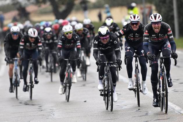 Paris - Nice 2025 - stage 6 BERRE L ETANG, FRANCE - MARCH 14 : Bastiaens Ayco (BEL) of Soudal Quick-Step leading the pursuit group during stage 6 of the 83th edition of the Paris - Nice cycling race, a stage of 209,8km with start in Saint-Julien-en-Saint-Alban and finish in Berre L Etang on March 14, 2025 in Berre L Etang, France, 14 03 2025 ( Motordriver Kenny Verfaillie - Berre L Etang France Copyright: xNicoxVereeckenx