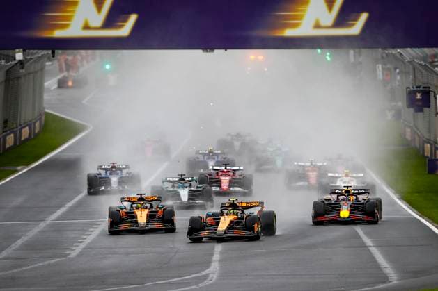 F1 - AUSTRALIAN GRAND PRIX 2025 04 NORRIS Lando (gbr), McLaren F1 Team MCL39, 81 PIASTRI Oscar (aus), McLaren F1 Team MCL39, 01 VERSTAPPEN Max (nld), Red Bull Racing RB21, action, start of the race, depart, during the Formula 1 Louis Vuitton Australian Grand Prix 2025, 1st round of the 2025 FIA Formula One World Championship, WM, Weltmeisterschaft from March 14 to 16, 2025 on the Albert Park Grand Prix Circuit, in Melbourne, Australia - MelbourneAustralia Copyright: xJoaoxFilipex