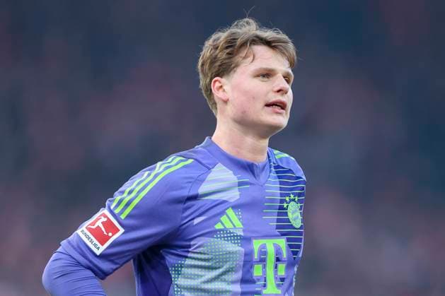 Torhueter Jonas Urbig (FC Bayern Muenchen) schaut enttaeuscht, Bundesliga, 1. FC Union Berlin v FC Bayern München, Stadium An der Alten Försterei am 15. March 2025 in Berlin, Deutschland. (Foto von Marco Steinbrenner DeFodi Images) Torhueter Jonas Urbig (FC Bayern Muenchen) looks dejected, Bundesliga, 1. FC Union Berlin v FC Bayern München, Stadium An der Alten Försterei , March 15, 2025 in Berlin, Germany. (Photo by Marco Steinbrenner DeFodi Images) DFL regulations prohibit any use of photographs as image sequences and or quasi-video.
