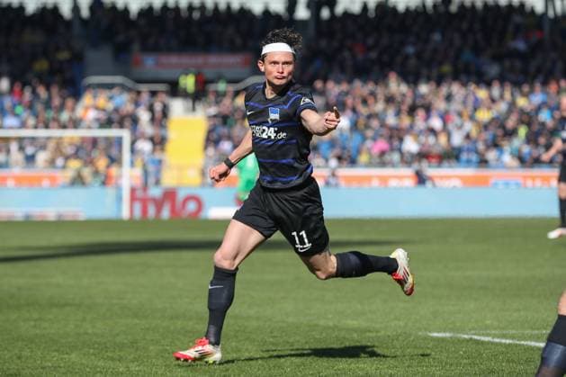 Fußball, 2. BL, Eintracht Braunschweig - Hertha BSC 16.03.2025, xtgx, Fussball - 2.Bundesliga, Eintracht Braunschweig - Hertha BSC Berlin emspor, v.l. Fabian Reese (Hertha, 11) Jubel, Torjubel, jubelt ueber das Tor, celebrate the goal, celebration (DFL DFB REGULATIONS PROHIBIT ANY USE OF PHOTOGRAPHS as IMAGE SEQUENCES and or QUASI-VIDEO) Braunschweig