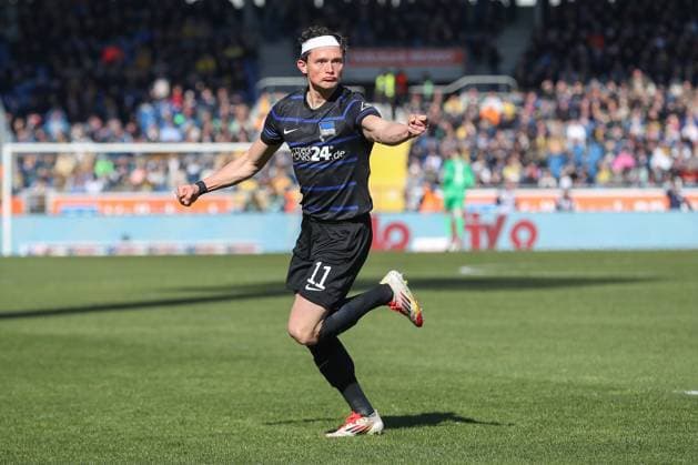 Fußball, 2. BL, Eintracht Braunschweig - Hertha BSC 16.03.2025, xtgx, Fussball - 2.Bundesliga, Eintracht Braunschweig - Hertha BSC Berlin emspor, v.l. Fabian Reese (Hertha, 11) Jubel, Torjubel, jubelt ueber das Tor, celebrate the goal, celebration (DFL DFB REGULATIONS PROHIBIT ANY USE OF PHOTOGRAPHS as IMAGE SEQUENCES and or QUASI-VIDEO) Braunschweig
