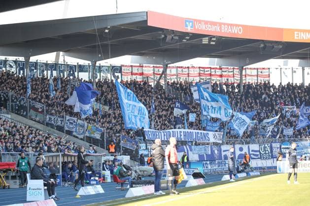 Fußball, 2. BL, Eintracht Braunschweig - Hertha BSC 16.03.2025, xtgx, Fussball - 2.Bundesliga, Eintracht Braunschweig - Hertha BSC Berlin emspor, v.l. Symbolfoto, Symbolbild, Symbol, Fans, Zuschauer, Publikum, Hertha BSC (DFL DFB REGULATIONS PROHIBIT ANY USE OF PHOTOGRAPHS as IMAGE SEQUENCES and or QUASI-VIDEO) Braunschweig