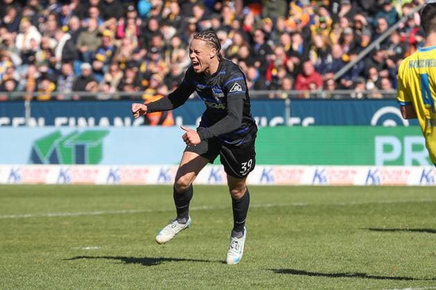 Fußball, 2. BL, Eintracht Braunschweig - Hertha BSC 16.03.2025, xtgx, Fussball - 2.Bundesliga, Eintracht Braunschweig - Hertha BSC Berlin emspor, v.l. Derry Scherhant (Hertha, 39) Jubel, Torjubel, jubelt ueber das Tor, celebrate the goal, celebration (DFL DFB REGULATIONS PROHIBIT ANY USE OF PHOTOGRAPHS as IMAGE SEQUENCES and or QUASI-VIDEO) Braunschweig