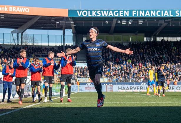 Fußball, 2. BL, Eintracht Braunschweig - Hertha BSC Fussball, Herren, Saison 2024 2025, 2. Bundesliga (26. Spieltag), Eintracht Braunschweig - Hertha BSC, Fabian Reese (Hertha BSC), Jubel nach Tor zum 0:4, 16.03. 2025,