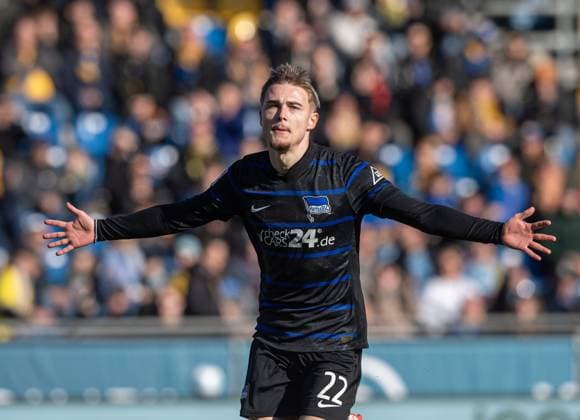 Fußball, 2. BL, Eintracht Braunschweig - Hertha BSC Fussball, Herren, Saison 2024 2025, 2. Bundesliga (26. Spieltag), Eintracht Braunschweig - Hertha BSC, Marten Winkler (Hertha BSC), Jubel nach Tor zum 1:5, 16.03. 2025,