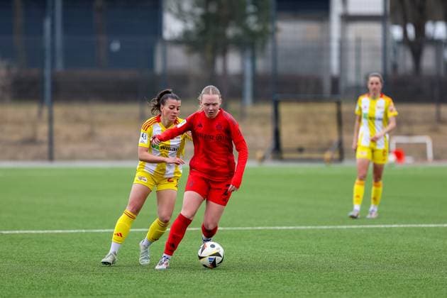 Zweikampf zwischen Eszter Reszler (FC Bayern Muenchen II U20, 02) mit Korina Janez (1. FC Union Berlin, 27), GER, FC Bayern Muenchen II vs. 1. FC Union Berlin, Fussball, 2. Frauen-Bundesliga, 18. Spieltag, Saison 2024 2025, 16.03.2025, GER, FC Bayern Muenchen II vs. 1. FC Union Berlin, Fussball, 2. Frauen-Bundesliga, 18. Spieltag, Saison 2024 2025, 16.03.2025 Muenchen Copyright: xEibner-Pressefoto JennixMaulx EP_JML