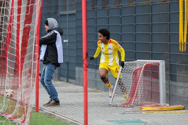 Jubel zum Tor zum 0:2 durch Lisa Heiseler (1. FC Union Berlin, 07), Naika Reissner (1. FC Union Berlin, 42) jubelt mit, GER, FC Bayern Muenchen II vs. 1. FC Union Berlin, Fussball, 2. Frauen-Bundesliga, 18. Spieltag, Saison 2024 2025, 16.03.2025, GER, FC Bayern Muenchen II vs. 1. FC Union Berlin, Fussball, 2. Frauen-Bundesliga, 18. Spieltag, Saison 2024 2025, 16.03.2025 Muenchen Copyright: xEibner-Pressefoto JennixMaulx EP_JML