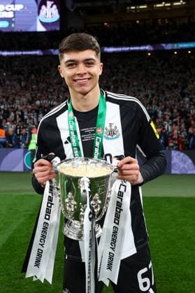 Lewis Miley of Newcastle United celebrates with the Carabao Cup trophy Liverpool v Newcastle United, EFL Carabao Cup, Final, Football, Wembley Stadium, London, UK - 16 Mar 2025 EDITORIAL USE ONLY No use with unauthorised audio, video, data, fixture lists, club league logos or live services. Online in-match use limited to 120 images, no video emulation. No use in betting, games or single club league player publications. Copyright: xKieranxMcManus Shutterstockx 15200281lm