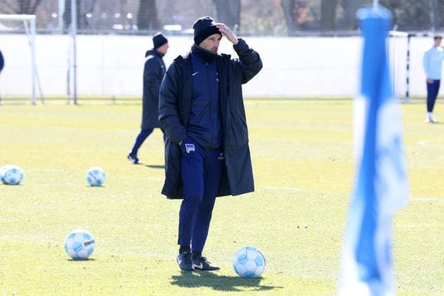 DEU, DFL, 2. FBL Hertha BSC, Training, 18.03.2025, Sportforum, Berlin, DEU, DFL, 2. FBL Hertha BSC, Training, im Bild Cheftrainer Stefan Leitl (Hertha BSC Berlin) DFL - regulations prohibit any use of Photographs as image sequences and or quasi-video Foto: Juergen Engler nordphoto GmbH