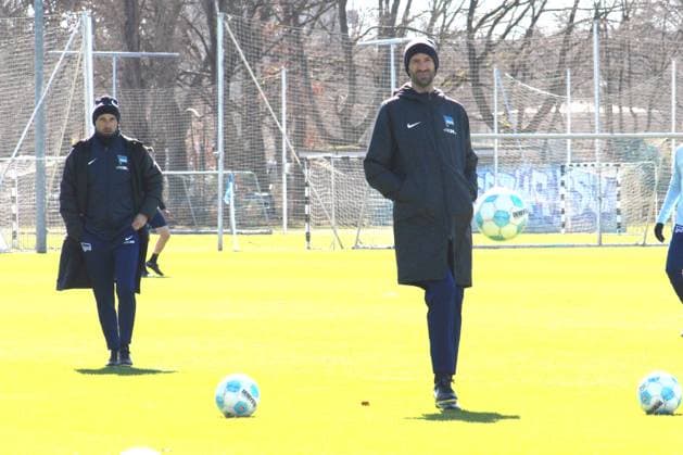 DEU, DFL, 2. FBL Hertha BSC, Training, 18.03.2025, Sportforum, Berlin, DEU, DFL, 2. FBL Hertha BSC, Training, im Bild Cheftrainer Stefan Leitl (Hertha BSC Berlin), Co-Trainer Andre Mijatovic (Hertha BSC Berlin) DFL - regulations prohibit any use of Photographs as image sequences and or quasi-video Foto: Juergen Engler nordphoto GmbH